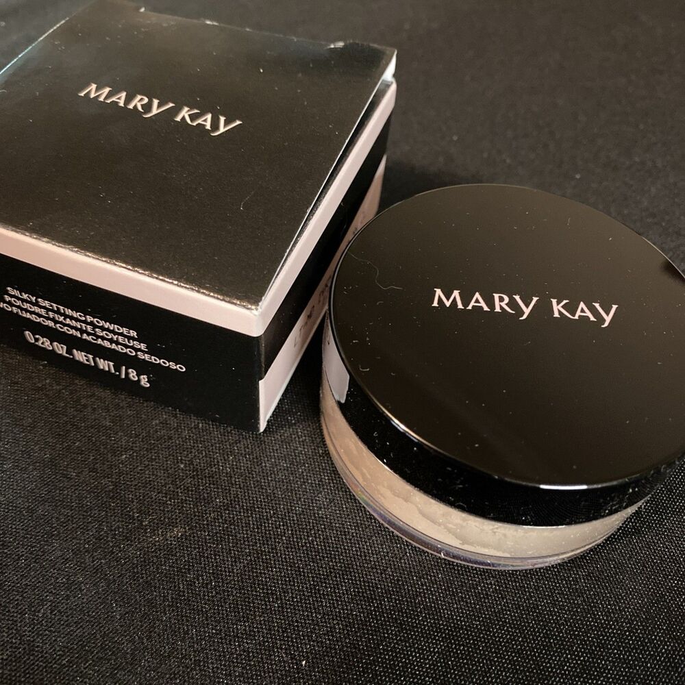 Mary Kay Silky Setting Powder Light To Medium Ivory Loose Face Powder
